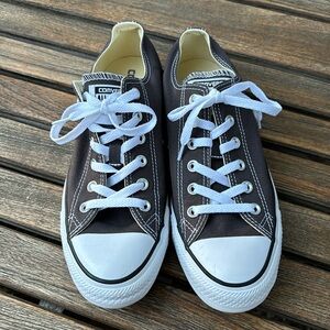 Converse All Stars Chuck Taylor Low Top Stripes Sneaker Women’s 10 Men’s 8 Gray